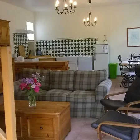 Cuvilly, 4 Pièces, 6 Personnes - Fr-1-526-21 Hébergement de vacances *