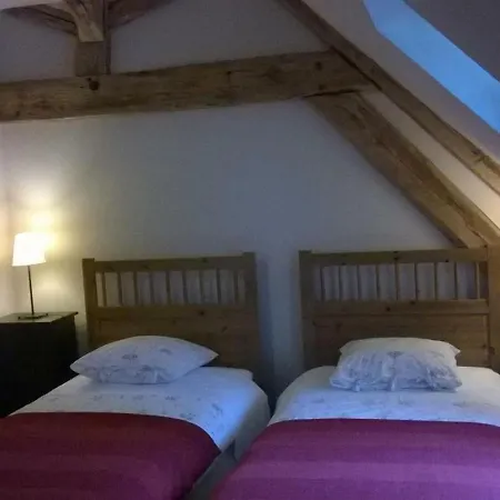 Hébergement de vacances Cuvilly, 4 Pièces, 6 Personnes - Fr-1-526-21 *